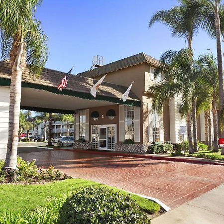 Ramada By Wyndham Costa Mesa/Newport Beach Exterior foto