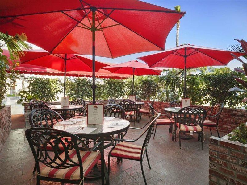 Ramada By Wyndham Costa Mesa/Newport Beach Exterior foto