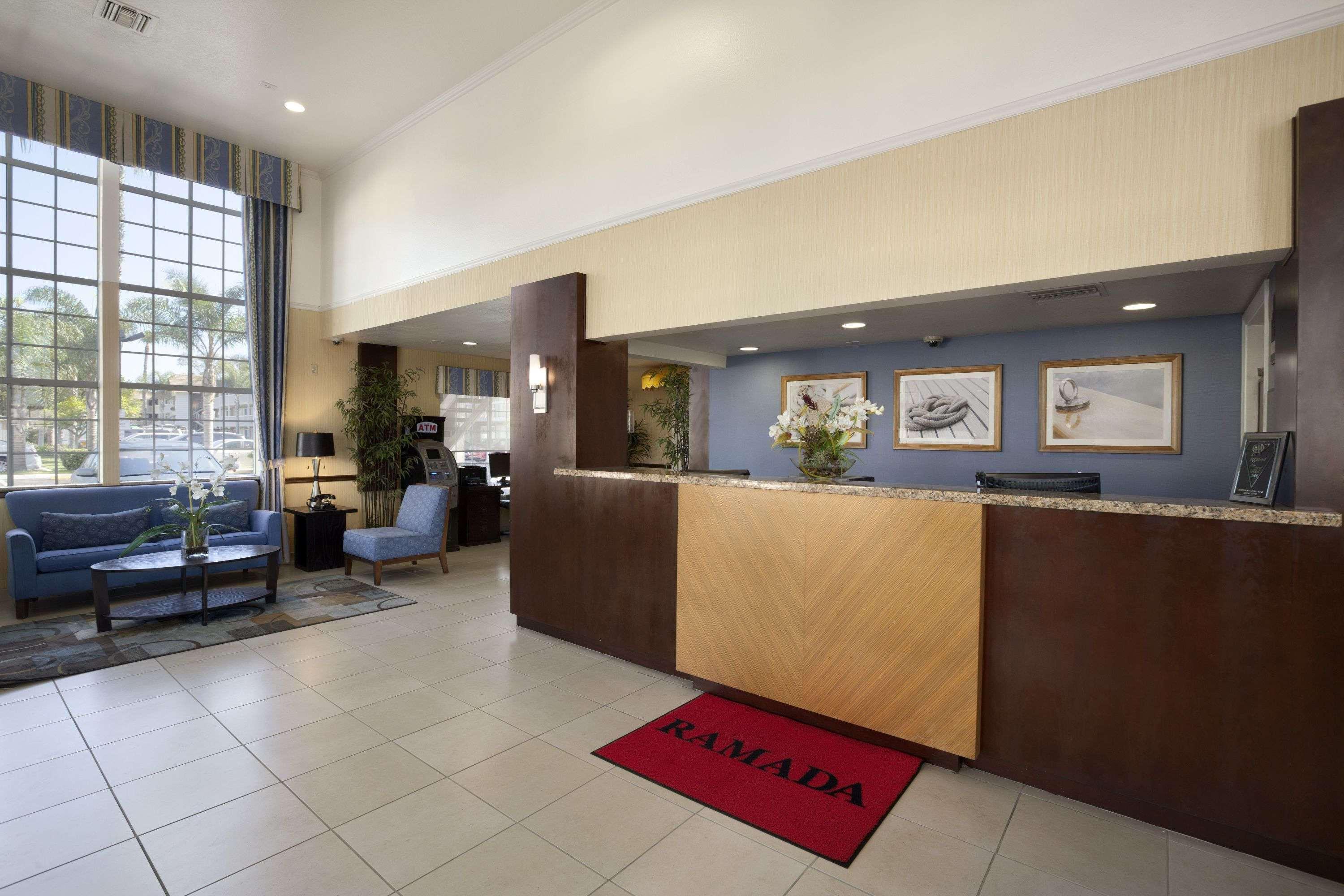 Ramada By Wyndham Costa Mesa/Newport Beach Exterior foto
