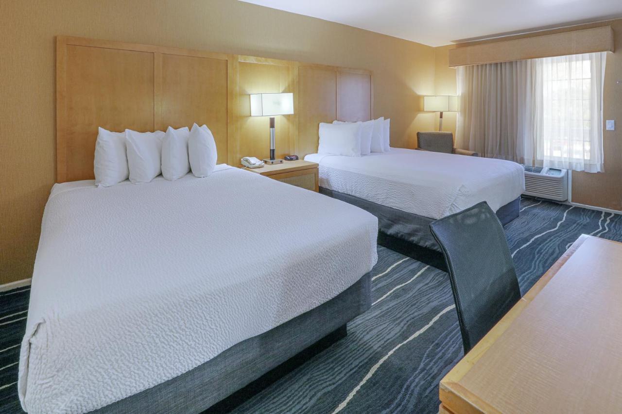 Ramada By Wyndham Costa Mesa/Newport Beach Exterior foto