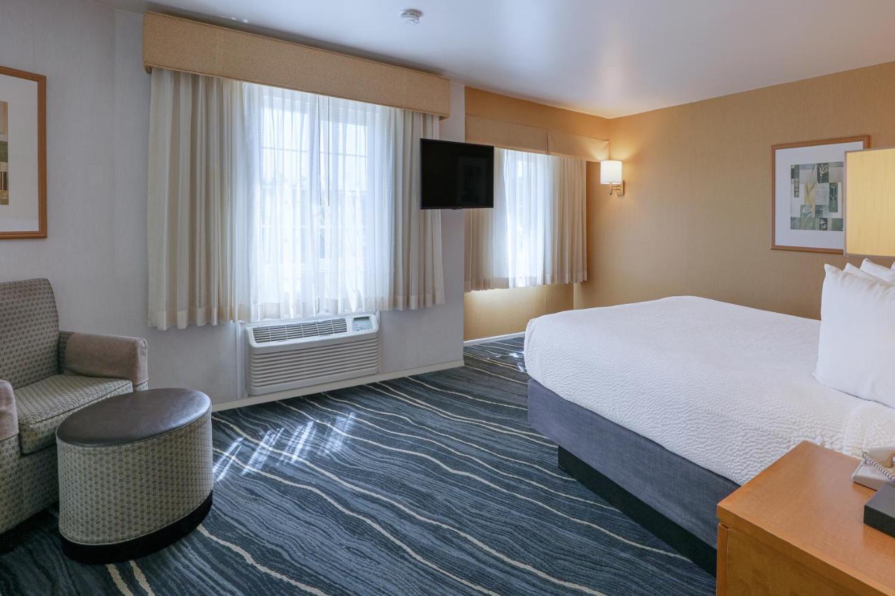 Ramada By Wyndham Costa Mesa/Newport Beach Exterior foto