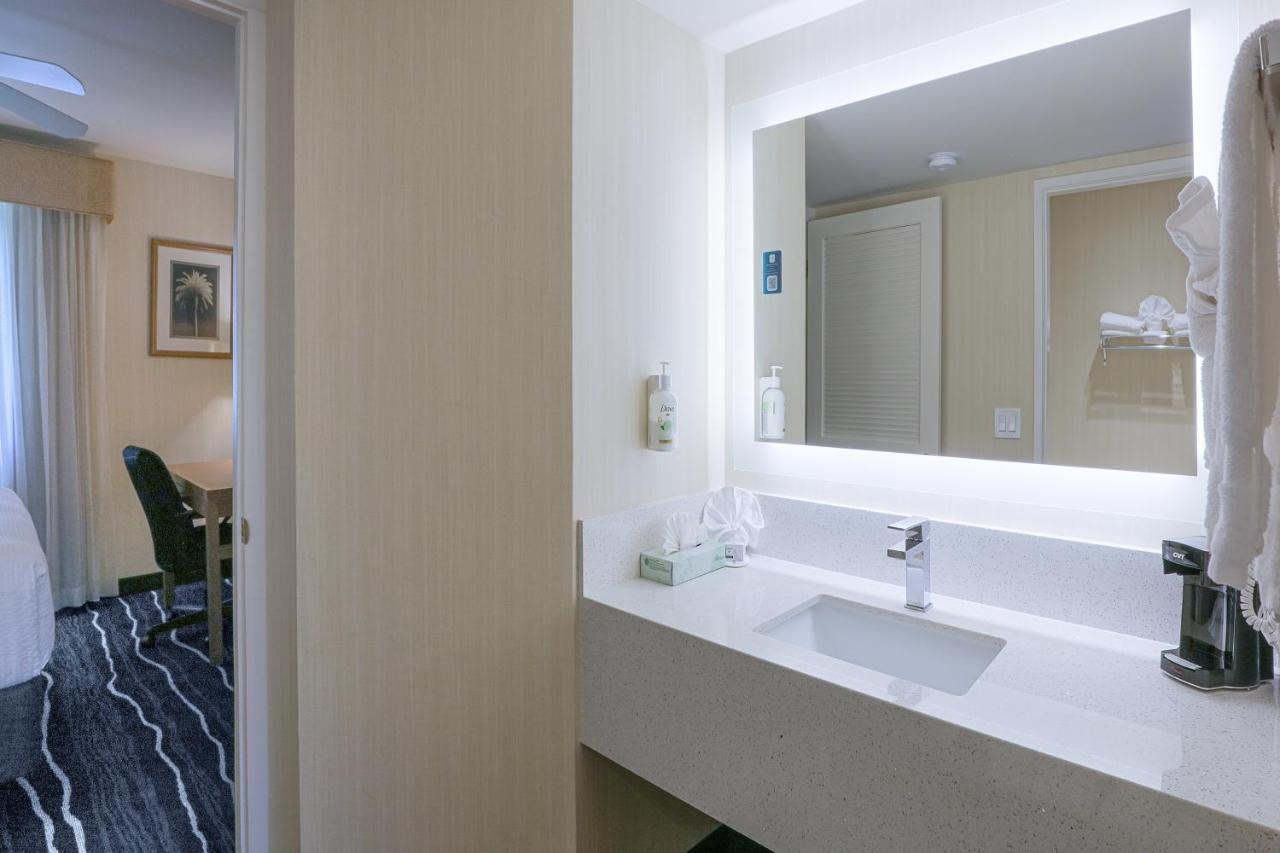 Ramada By Wyndham Costa Mesa/Newport Beach Exterior foto