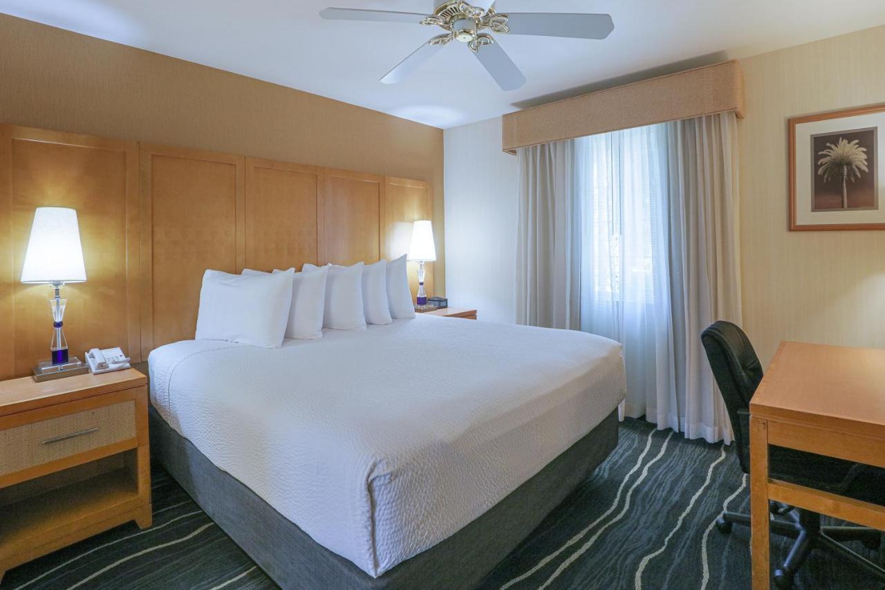 Ramada By Wyndham Costa Mesa/Newport Beach Exterior foto
