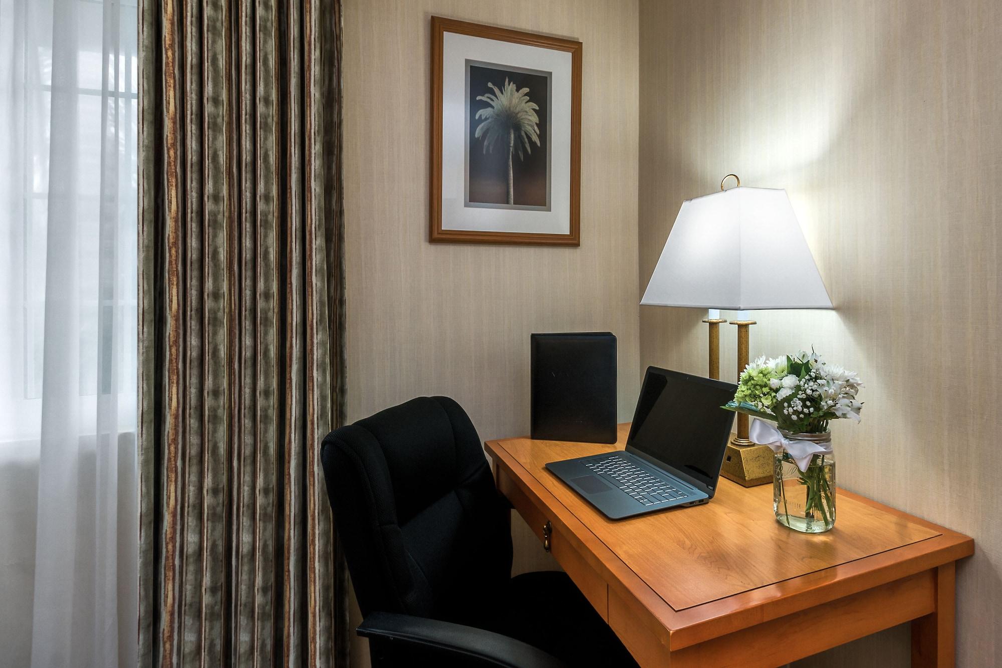 Ramada By Wyndham Costa Mesa/Newport Beach Exterior foto