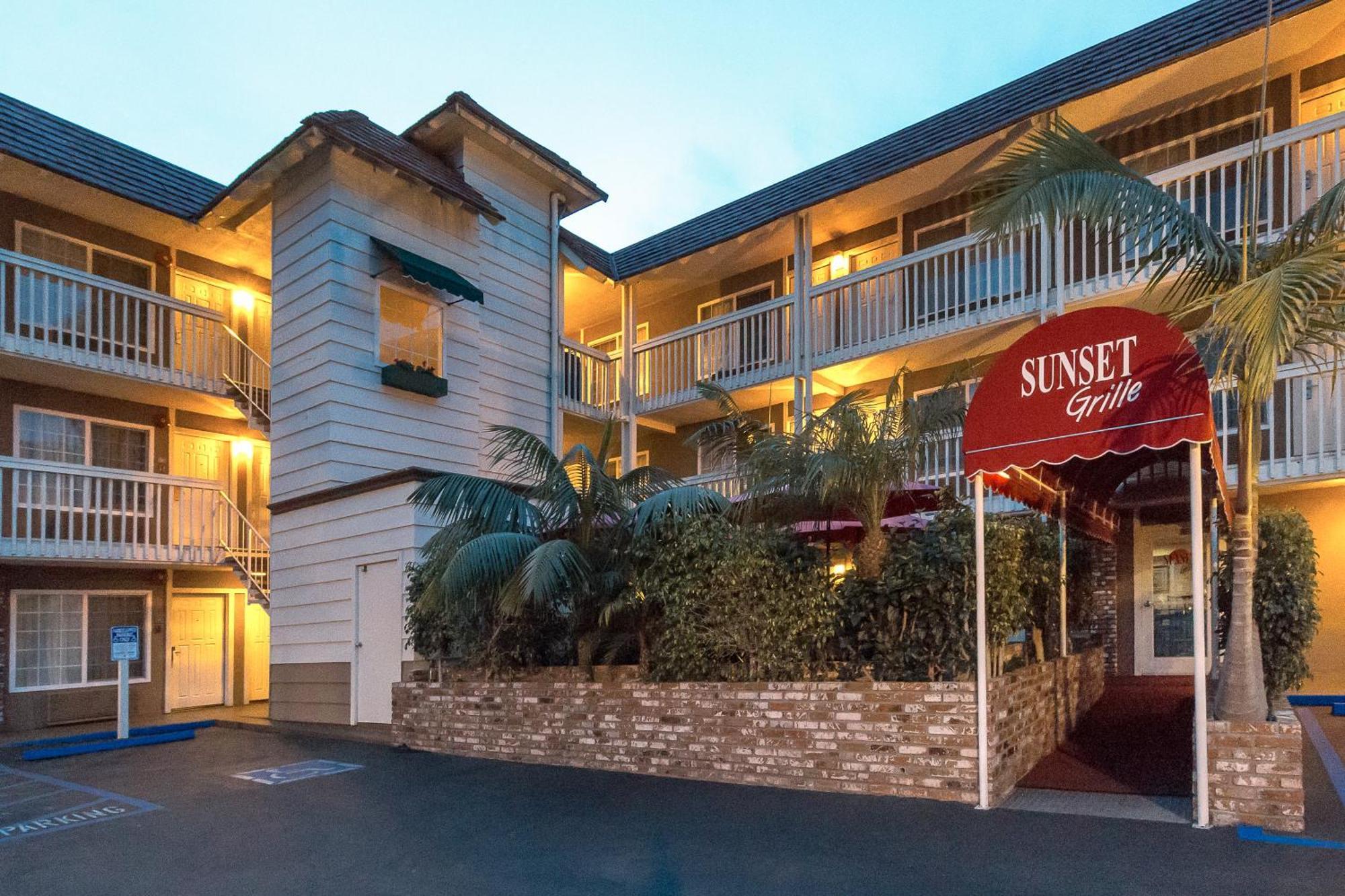Ramada By Wyndham Costa Mesa/Newport Beach Exterior foto